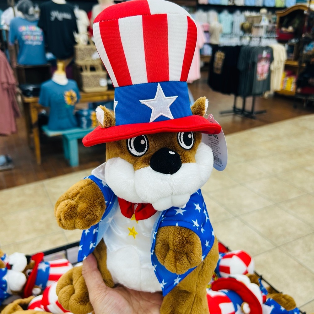 Patriotic Beaver Plush Toy – Uncle Sam Stuffed Animal – 4th of July Decoration 🎁